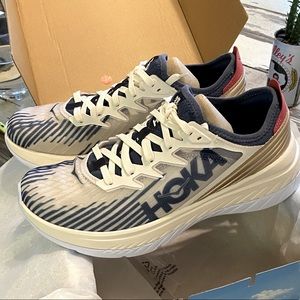 Men’s size 9, Hoka one X-spe sneakers